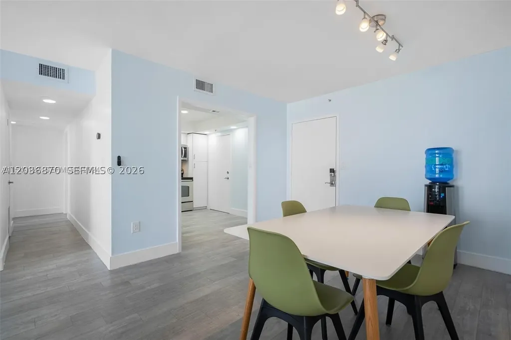 2780 NE 183rd Street Aventura FL 33160