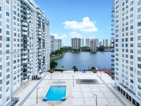 2780 NE 183rd Street Aventura FL 33160