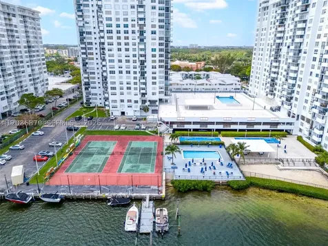 2780 NE 183rd Street Aventura FL 33160