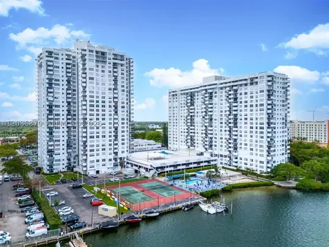 2780 NE 183rd Street Aventura FL 33160