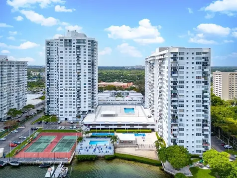 2780 NE 183rd Street Aventura FL 33160