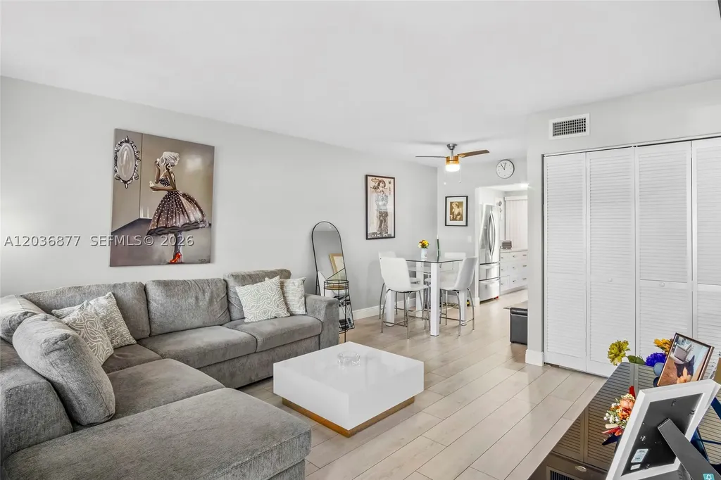 19 Abbey Lane Delray Beach FL 33446