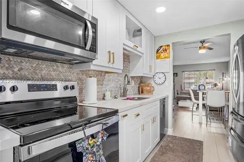 19 Abbey Lane Delray Beach FL 33446
