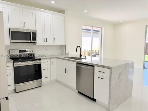 8024 NW 198th Terrace Hialeah FL 33015