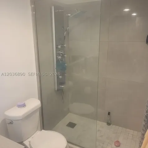 2555 Collins Avenue Miami Beach FL 33140