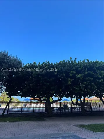 2555 Collins Avenue Miami Beach FL 33140