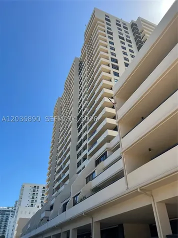 2555 Collins Avenue Miami Beach FL 33140