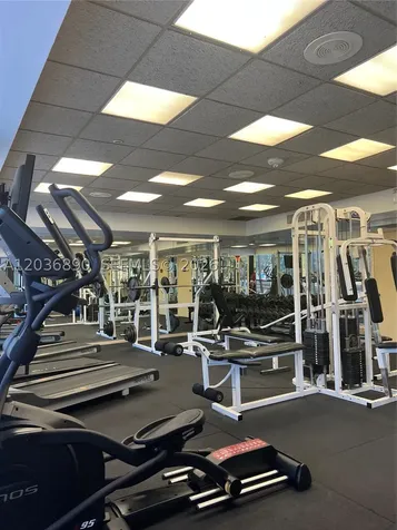 2555 Collins Avenue Miami Beach FL 33140
