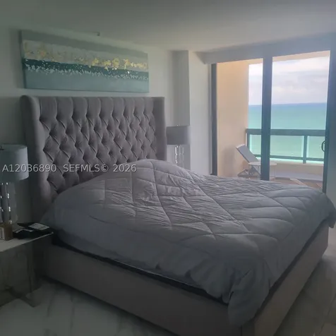 2555 Collins Avenue Miami Beach FL 33140