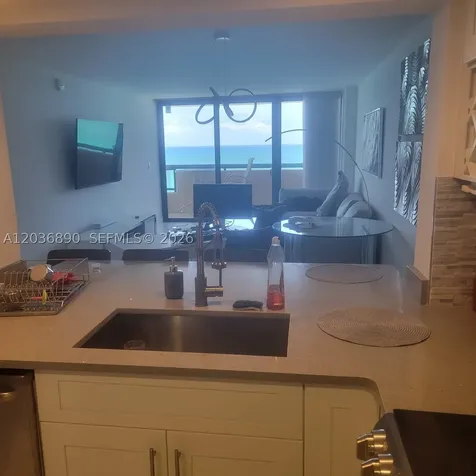 2555 Collins Avenue Miami Beach FL 33140