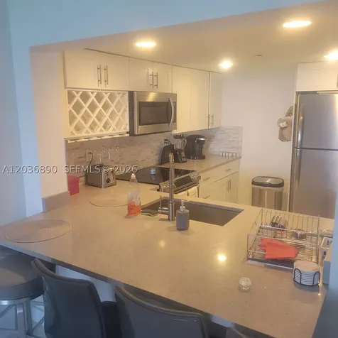 2555 Collins Avenue Miami Beach FL 33140