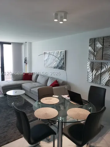 2555 Collins Avenue Miami Beach FL 33140