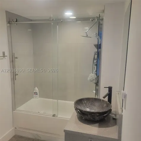 2555 Collins Avenue Miami Beach FL 33140