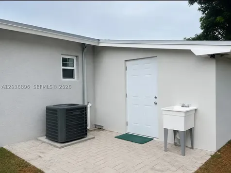 3040 NW 20th Street Fort Lauderdale FL 33311