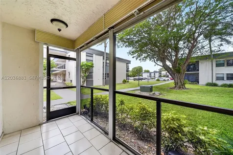 265 SE 10th Street Deerfield Beach FL 33441