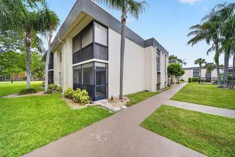 265 SE 10th Street Deerfield Beach FL 33441