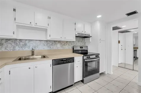 2781 Taft Street Hollywood FL 33020
