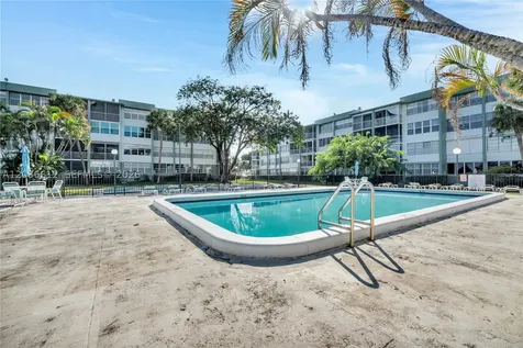 2781 Taft Street Hollywood FL 33020