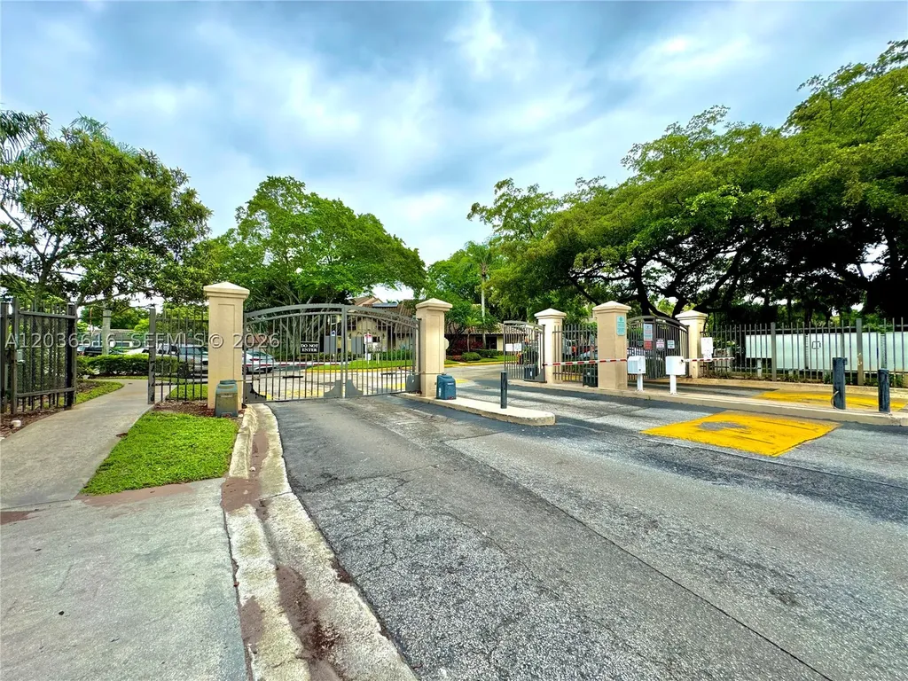 4581 W Mcnab Road Pompano Beach FL 33069