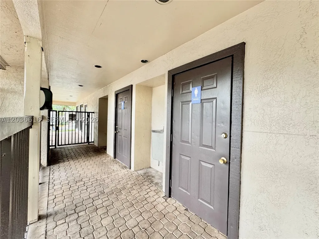 4581 W Mcnab Road Pompano Beach FL 33069