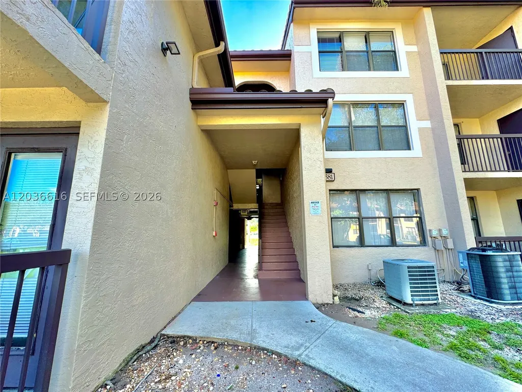 4581 W Mcnab Road Pompano Beach FL 33069