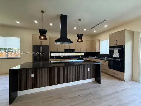 3326 Elizabeth Street Miami FL 33133