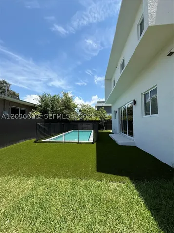 3326 Elizabeth Street Miami FL 33133