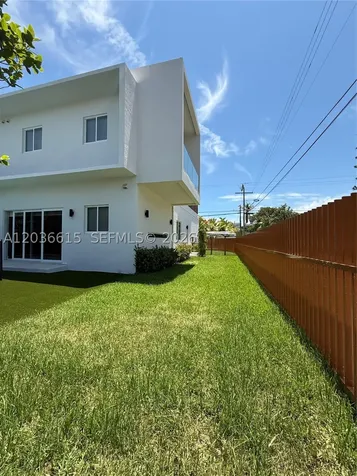 3326 Elizabeth Street Miami FL 33133