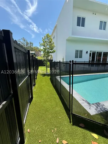 3326 Elizabeth Street Miami FL 33133