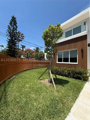 3326 Elizabeth Street Miami FL 33133