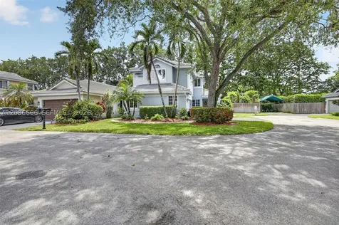 8815 Woodside Court Davie FL 33328