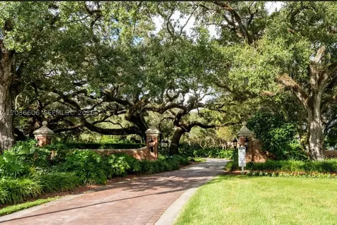 8815 Woodside Court Davie FL 33328