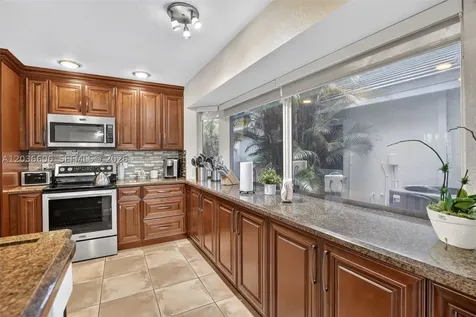 8815 Woodside Court Davie FL 33328