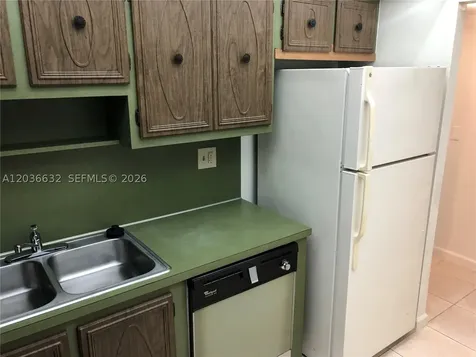 10852 N Kendall Drive Miami FL 33176