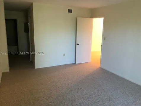 10852 N Kendall Drive Miami FL 33176