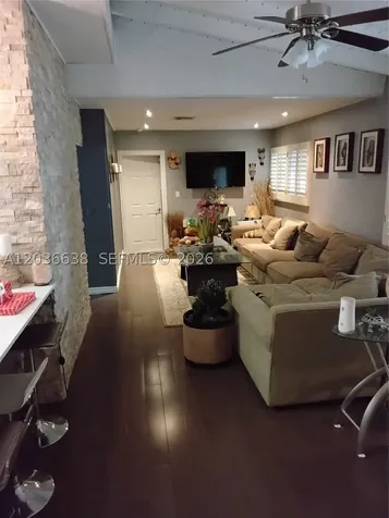 911 W Country Club Circle Plantation FL 33317