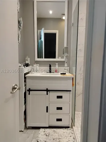 911 W Country Club Circle Plantation FL 33317