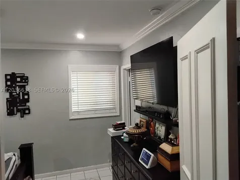 911 W Country Club Circle Plantation FL 33317