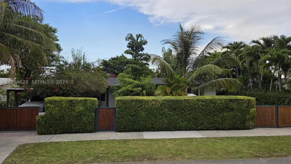 3511 SW 105th Court Miami FL 33165