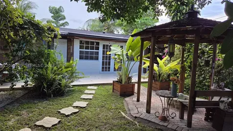 3511 SW 105th Court Miami FL 33165