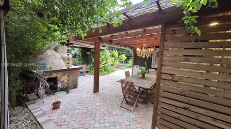 3511 SW 105th Court Miami FL 33165