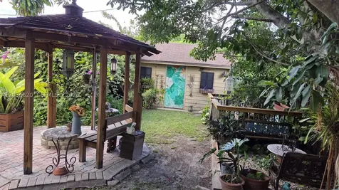 3511 SW 105th Court Miami FL 33165