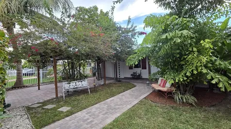 3511 SW 105th Court Miami FL 33165
