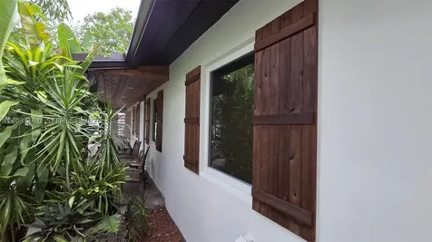 3511 SW 105th Court Miami FL 33165