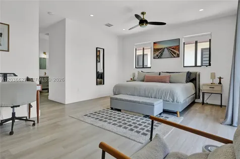 3022 SW 17th Street Miami FL 33145
