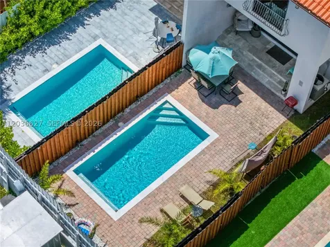 3022 SW 17th Street Miami FL 33145