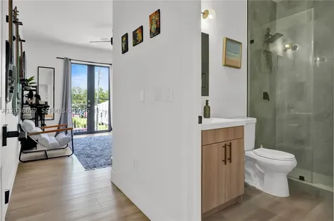 3022 SW 17th Street Miami FL 33145