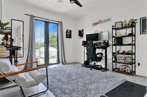3022 SW 17th Street Miami FL 33145