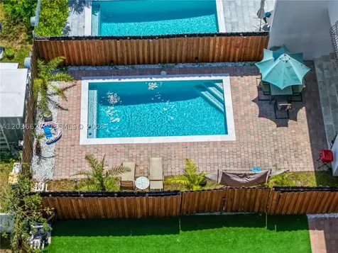 3022 SW 17th Street Miami FL 33145