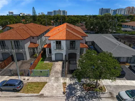 3022 SW 17th Street Miami FL 33145